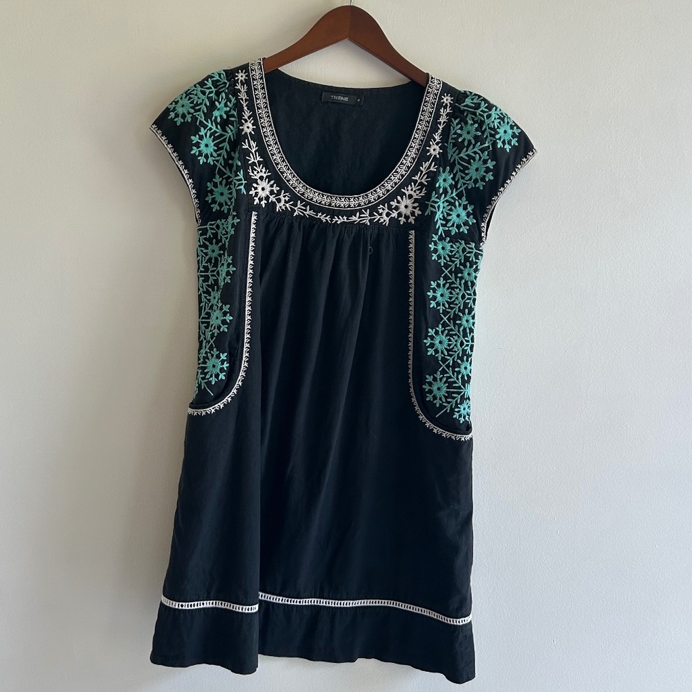 Black Theme embroidered mini dress size M